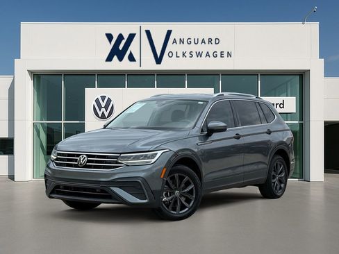 Used 2023 Volkswagen Tiguan SE image 1
