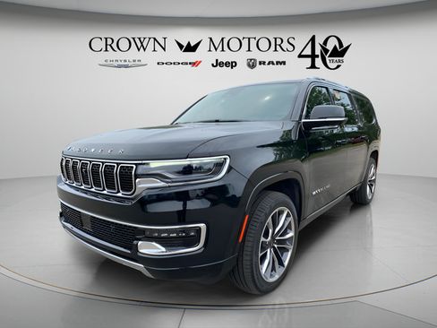 Used 2024 Jeep Wagoneer L Series III w/ Premium Group I AWD/4WD image 10