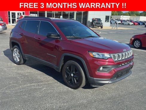 Used 2022 Jeep Compass Latitude w/ Sun and Sound Group AWD/4WD image 2