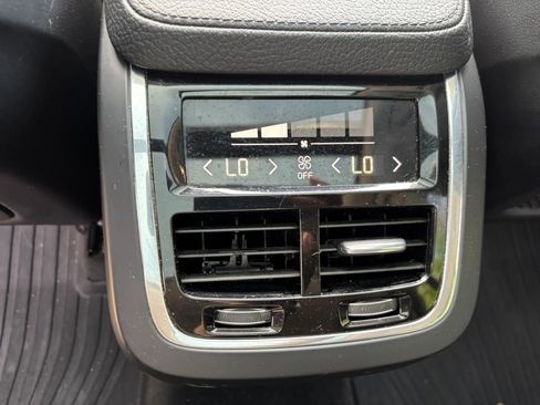 Used 2016 Volvo XC90 T6 Momentum AWD/4WD image 19