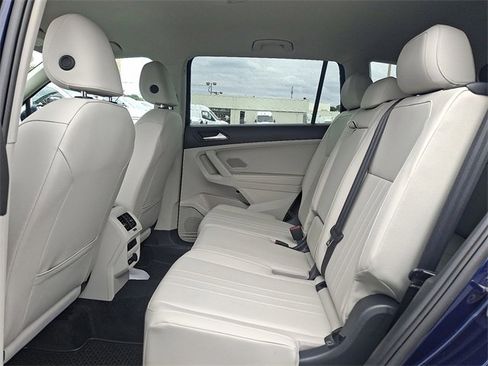 Used 2022 Volkswagen Tiguan SE image 10