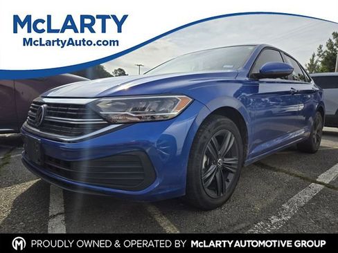 Certified 2024 Volkswagen Jetta SE FWD image 1