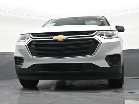 Used 2021 Chevrolet Traverse LS image 31