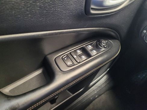 Used 2020 Jeep Compass Latitude FWD image 27
