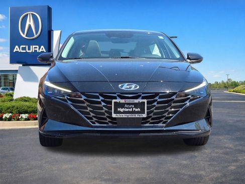 Used 2023 Hyundai Elantra Limited w/ Cargo Package FWD image 4