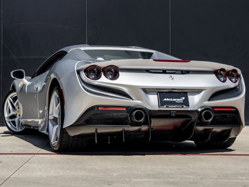 Used 2022 Ferrari F8 Tributo image 6