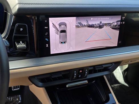 Used 2025 Porsche Cayenne S image 20