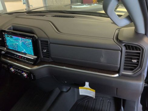 New 2026 GMC Sierra 2500 SLE w/ SLE Convenience Package AWD/4WD image 9