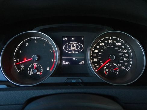 Used 2017 Volkswagen Golf SEL image 16