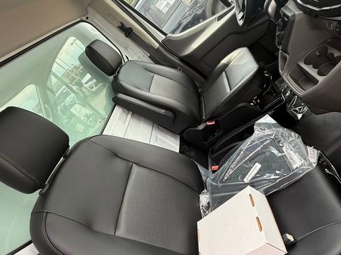 New 2025 Ford Transit 350 AWD image 9