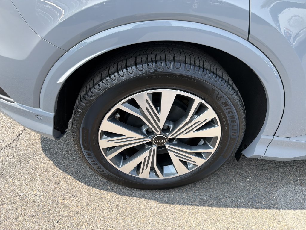 Used 2023 Audi Q4 e-tron Premium Plus w/ Premium Plus RWD image 32
