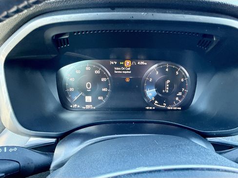 Used 2018 Volvo XC60 T6 R-Design w/ Convenience Package image 39