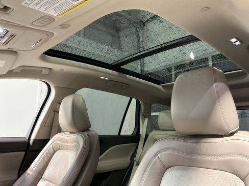 Used 2023 Lincoln Aviator Reserve w/ Elements Package Plus image 32