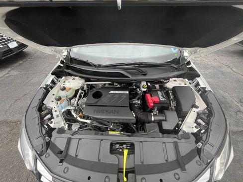 Used 2025 Nissan Rogue SV image 32