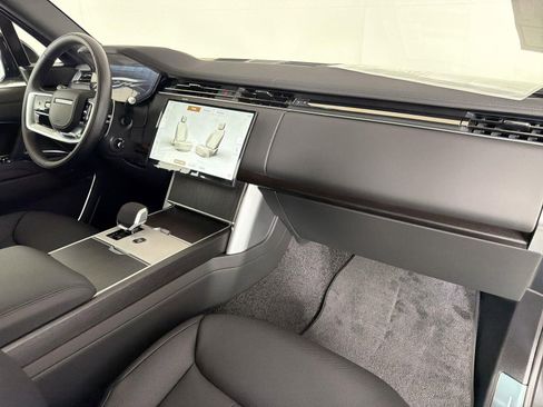 New 2026 Land Rover Range Rover Long Wheelbase SE image 34