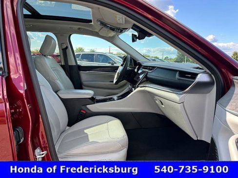 Used 2022 Jeep Grand Cherokee Overland image 36