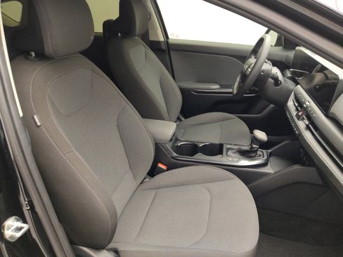 Used 2025 Kia K4 FWD image 21
