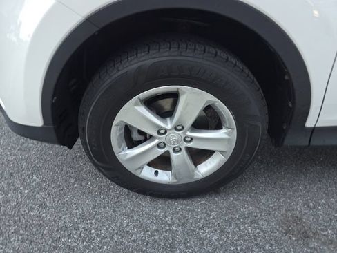 Used 2013 Toyota RAV4 XLE AWD/4WD image 8