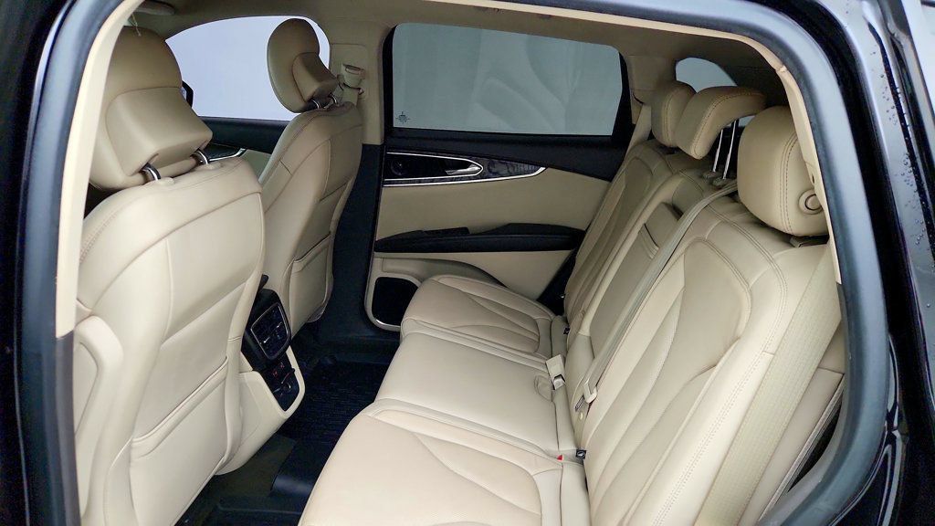 Used 2019 Lincoln Nautilus Reserve AWD/4WD image 21