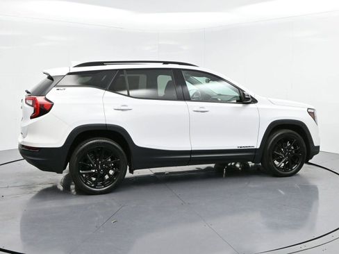 Used 2023 GMC Terrain SLT w/ Elevation Edition image 8