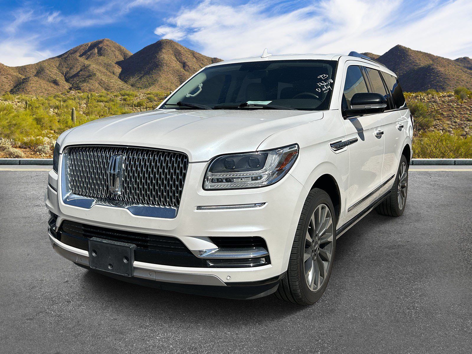 Used 2018 Lincoln Navigator Select RWD image 2