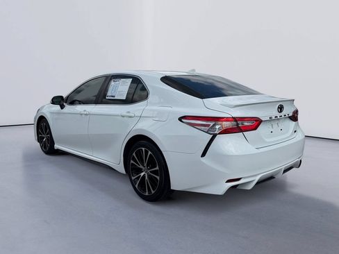 Used 2020 Toyota Camry SE FWD image 5