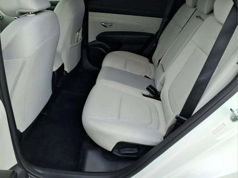 Used 2025 Hyundai Tucson SE FWD image 12