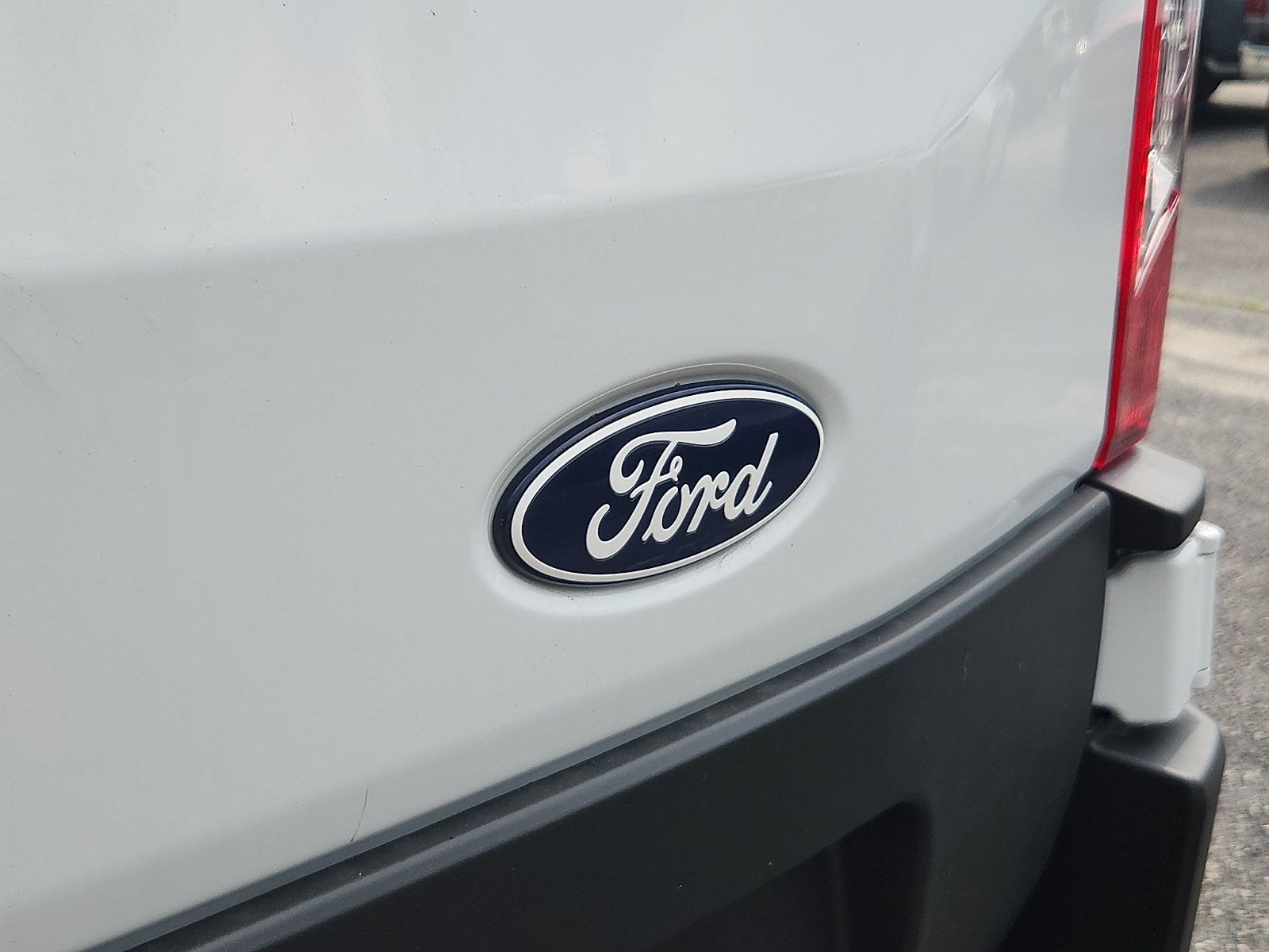 New 2026 Ford Transit 250 148 Medium Roof RWD image 19