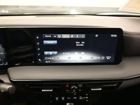 Used 2025 Nissan Kicks SR FWD image 13