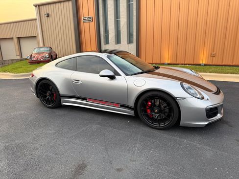Used 2018 Porsche 911 GT3 RS image 5