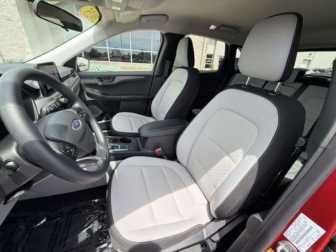 Used 2025 Ford Escape Active AWD/4WD image 13