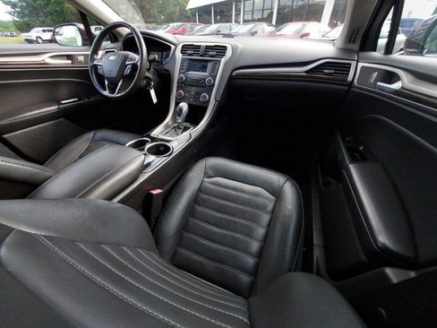 Used 2013 Ford Fusion SE FWD image 11