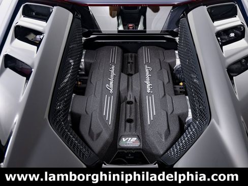 Used 2025 Lamborghini Revuelto image 65