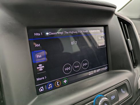 Used 2023 GMC Terrain SLE w/ Driver Convenience Package image 11