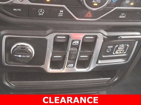 Used 2022 Jeep Gladiator Willys image 26