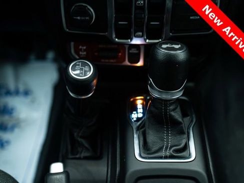 Used 2024 Jeep Wrangler Unlimited image 19