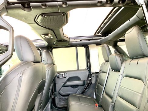 Used 2023 Jeep Wrangler Altitude image 15