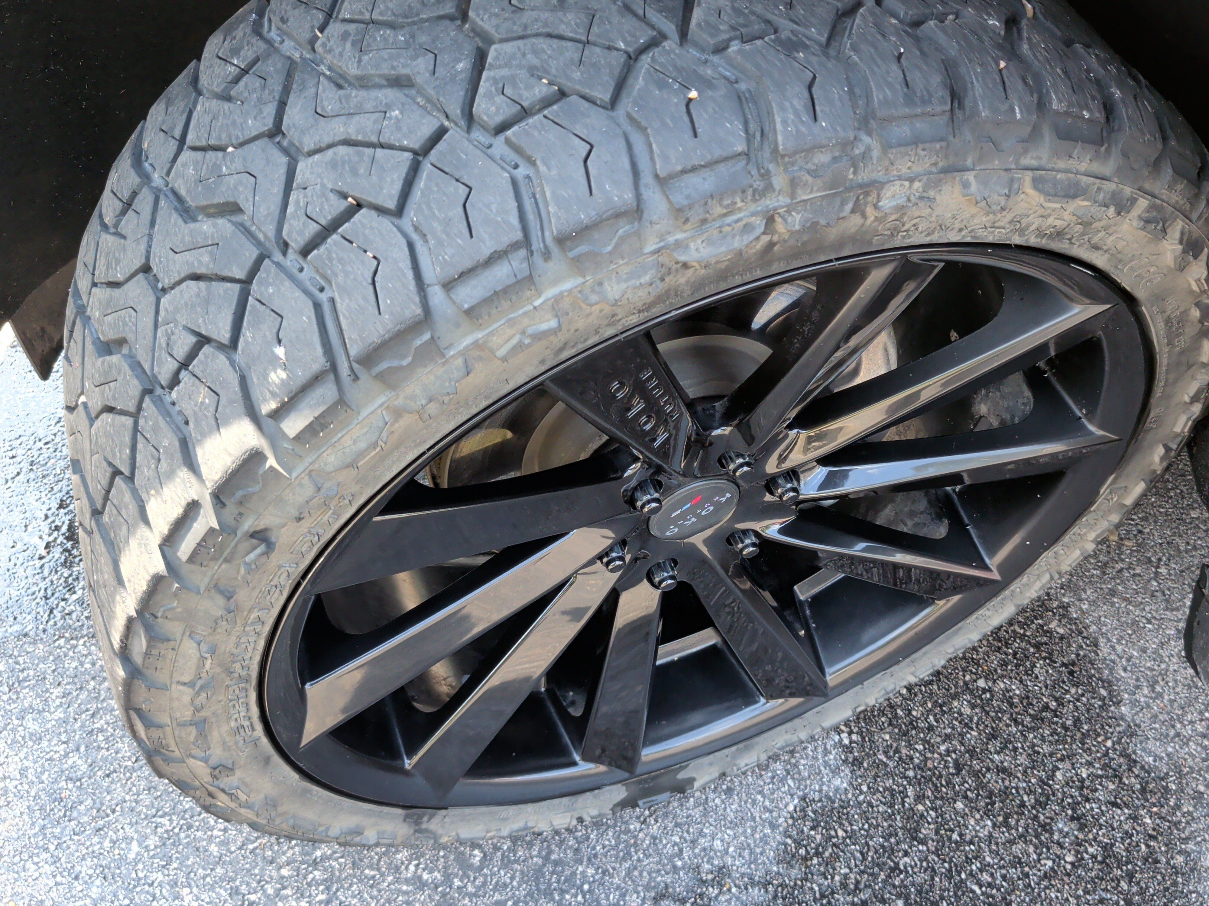 Used 2022 GMC Yukon Denali RWD image 12
