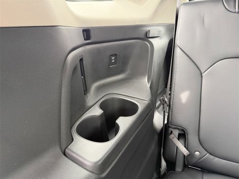 Used 2025 Honda Pilot Touring image 19