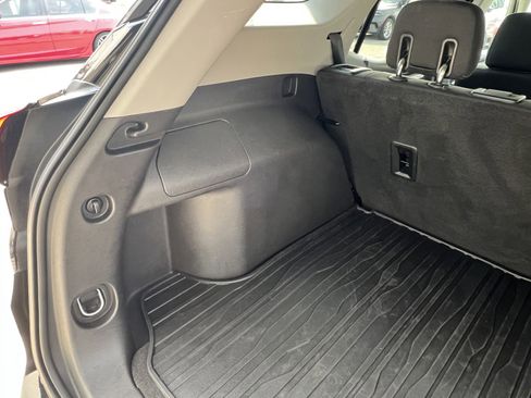 Used 2020 GMC Terrain SLE w/ Driver Convenience Package image 12