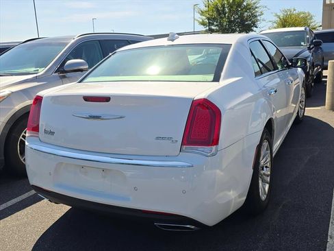 Used 2016 Chrysler 300 C w/ Safetytec Plus Group RWD image 9