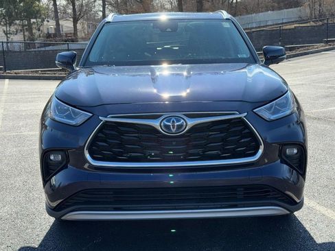 Used 2023 Toyota Highlander Platinum image 11