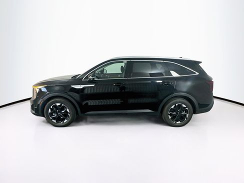 Used 2024 Kia Sorento S FWD image 4