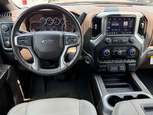 Used 2021 Chevrolet Silverado 1500 LT Trail Boss w/ Convenience Package II AWD/4WD image 18