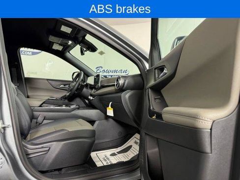 New 2026 Chevrolet Equinox LT w/ Convenience Package II FWD image 16