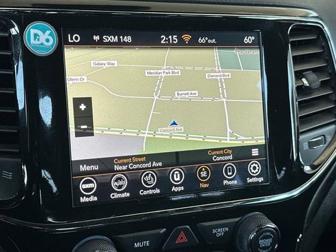 Used 2021 Jeep Grand Cherokee Laredo X image 18