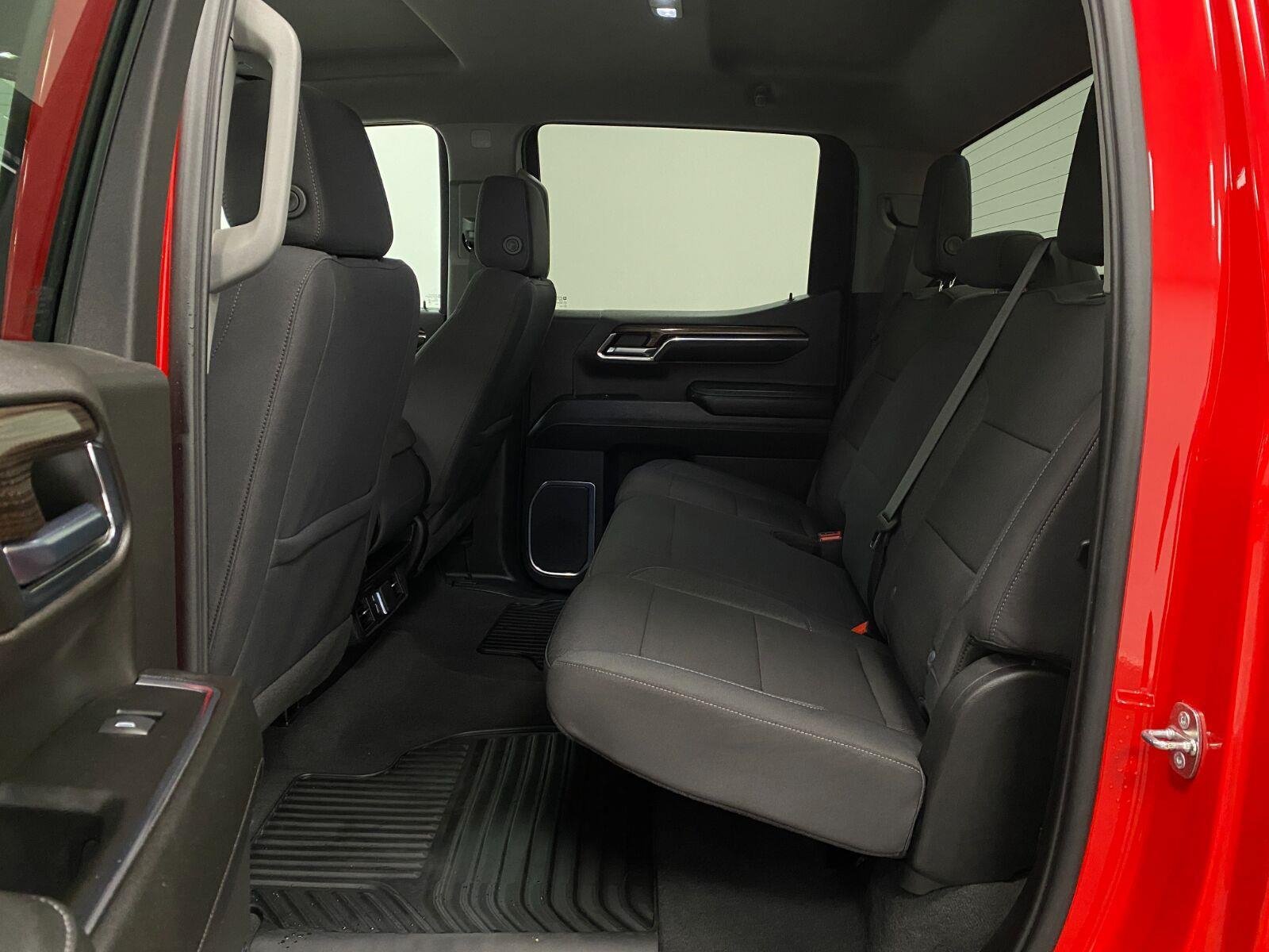 Used 2024 Chevrolet Silverado 1500 LT AWD/4WD image 28