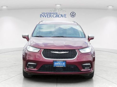 Used 2021 Chrysler Pacifica Limited w/ Premium & Safety Sphere Group AWD/4WD image 2