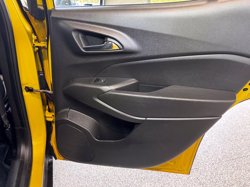 Used 2025 Chevrolet Trax ACTIV w/ Sunroof Package FWD image 46