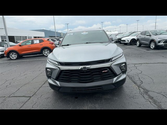 Certified 2025 Chevrolet Blazer RS w/ Driver Confidence II Package AWD/4WD image 3